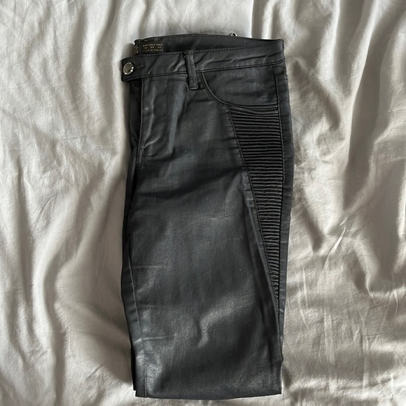 Zara leather pants. Size US 04 - Picture 2 of 6
